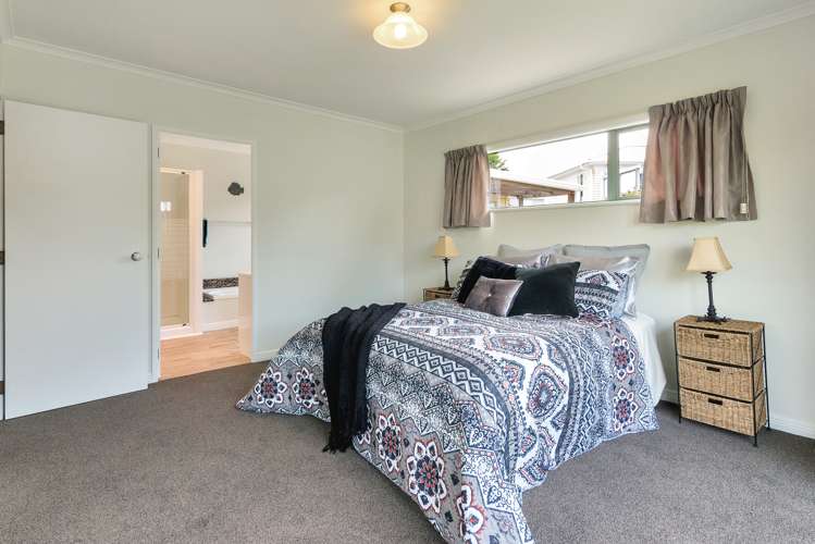 8a Aotea Road Glen Eden_15