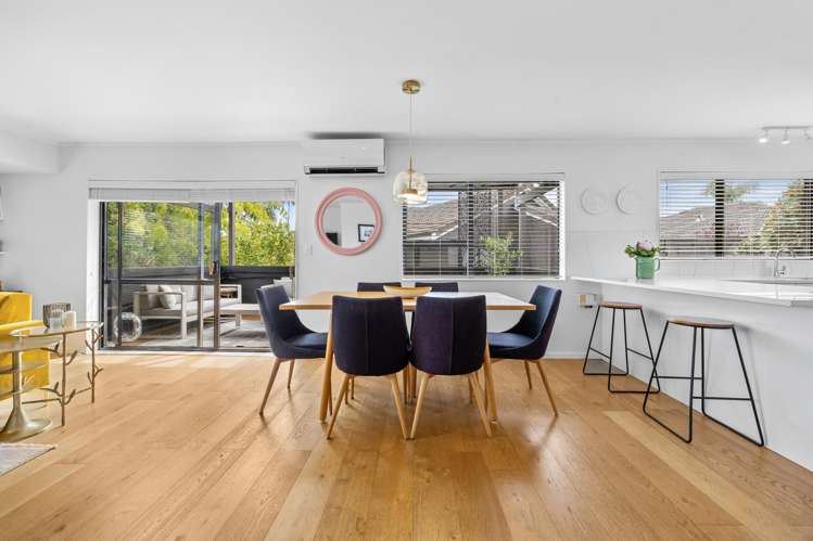 3 Pinewood Grove Botany Downs_4