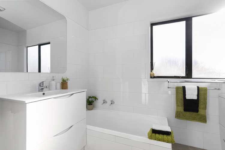 3/20 Gossamer Drive Pakuranga Heights_20