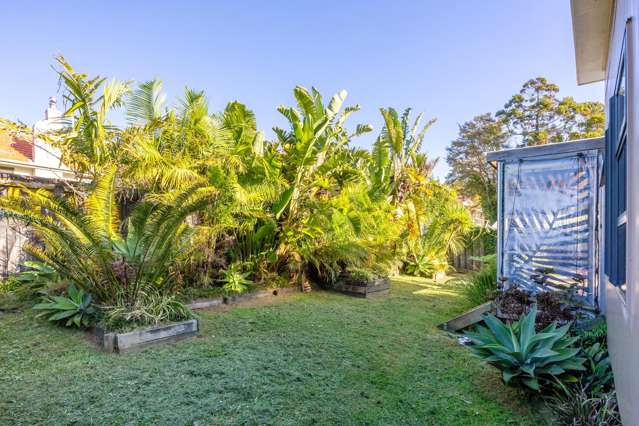 2 Whaka Street Maungaturoto_1