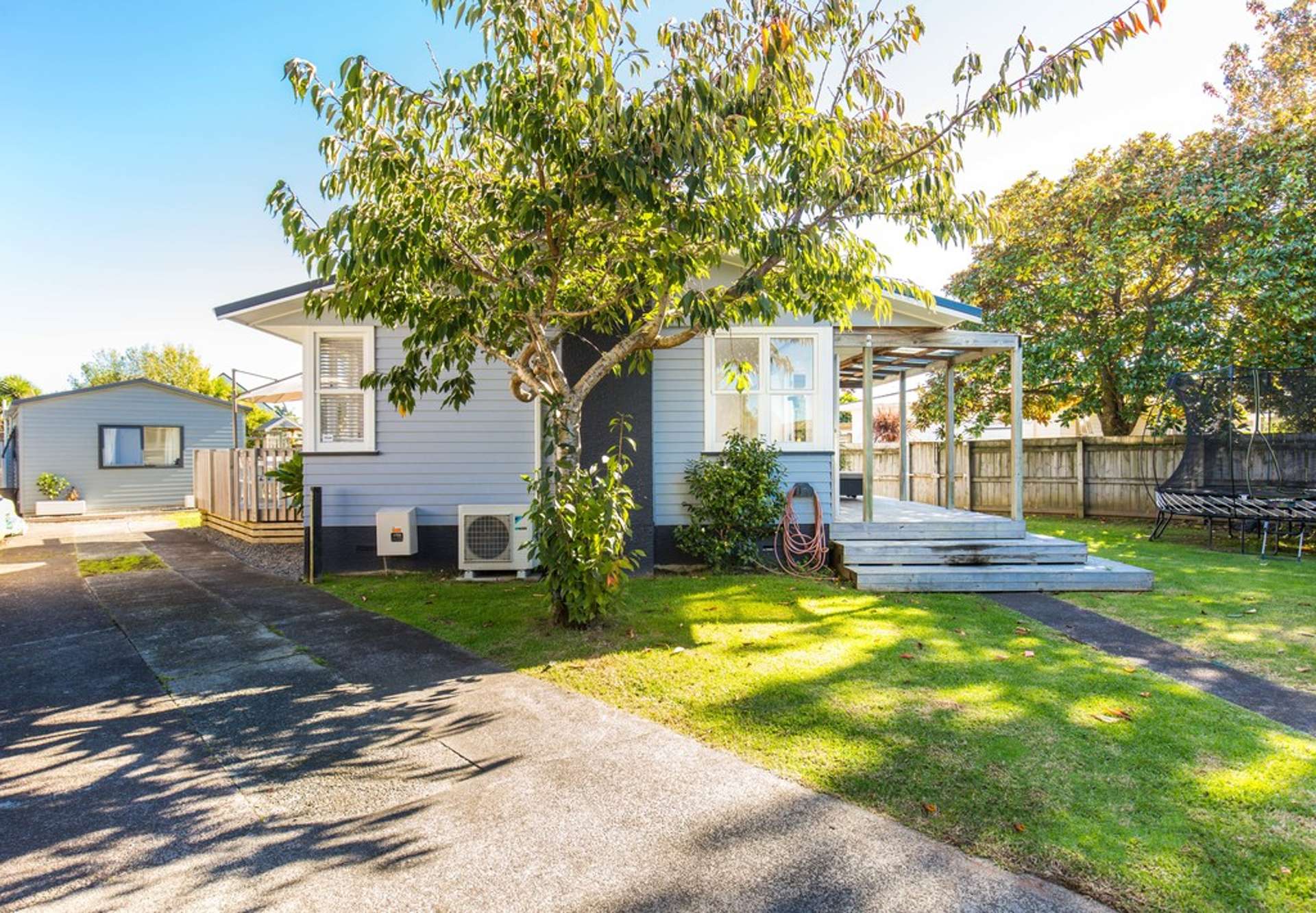 8 Crocombe Crescent Beach Haven_0