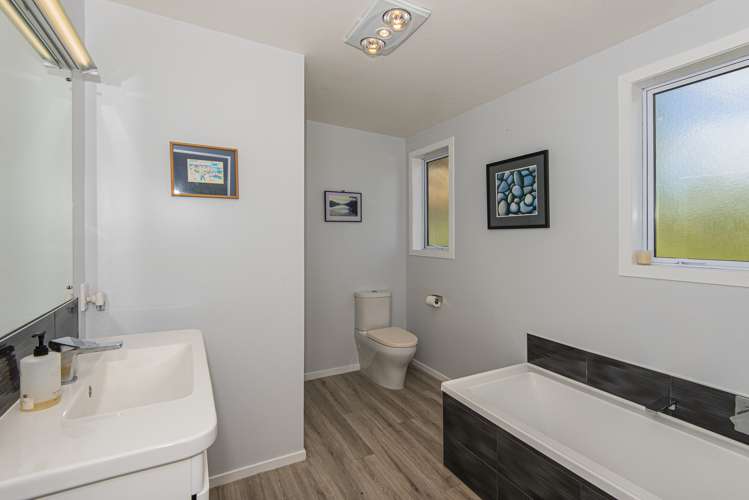 46 Whakapirau Road Maungaturoto_16