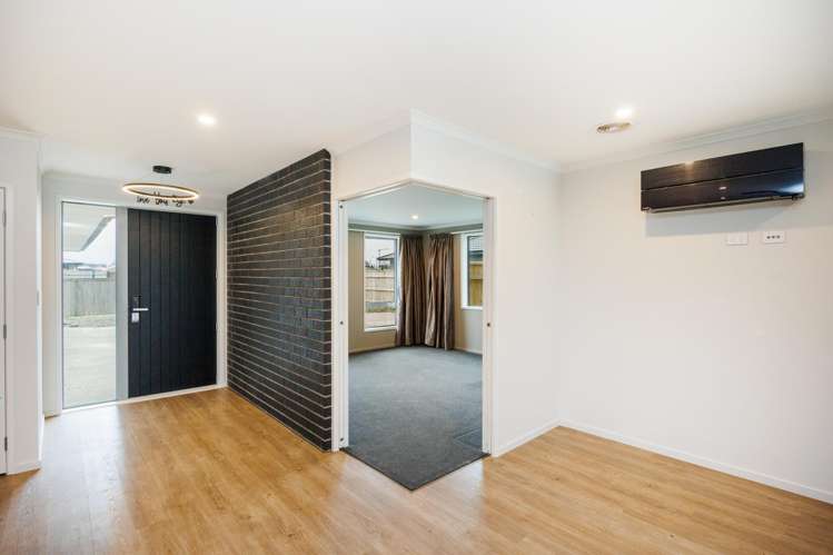 16a Rayner Lane Marton_25