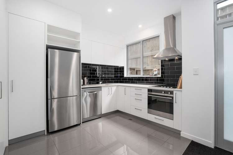 11/59 The Parade Island Bay_5