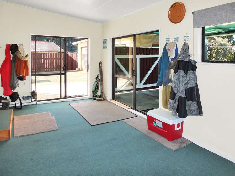 38 Hennessy Street East Foxton Beach_12