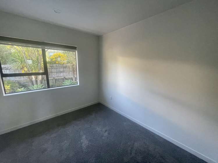 26 Longfellow Parade Glen Eden_8