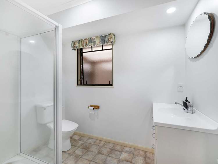 30 Strachan Way Highbury_16