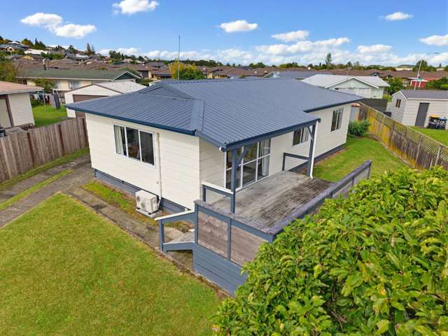 Comfortable living on a fully fenced section