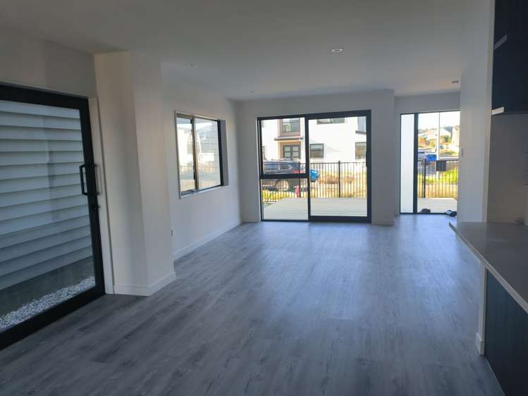 7 Tahingamanu Road Hobsonville_2