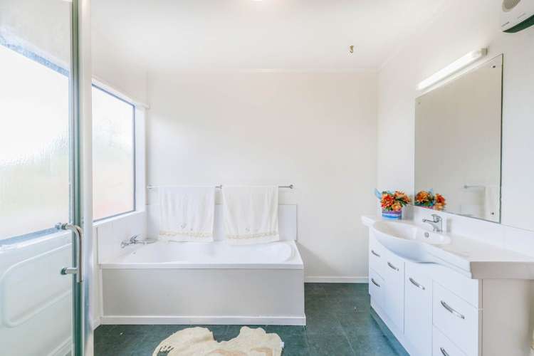 2/5 Potter Avenue Northcote_18