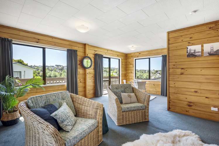 1/8 Camilla Grove Totara Vale_32