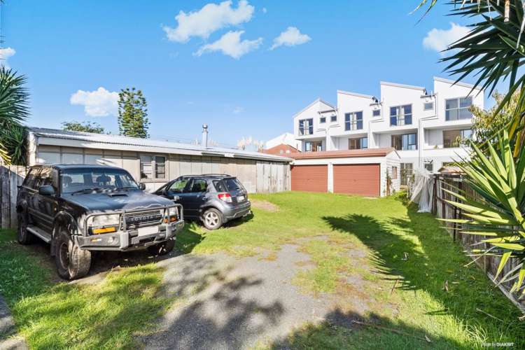 9 Clinton Avenue Te Atatu Peninsula_6