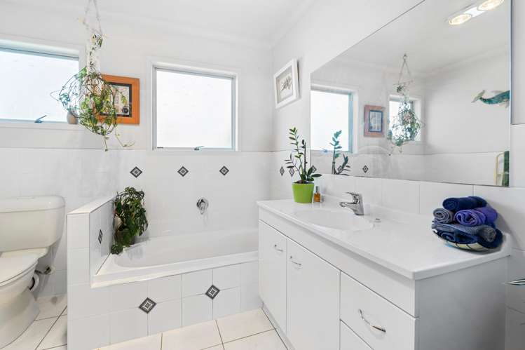368 Whangaparaoa Road Stanmore Bay_16