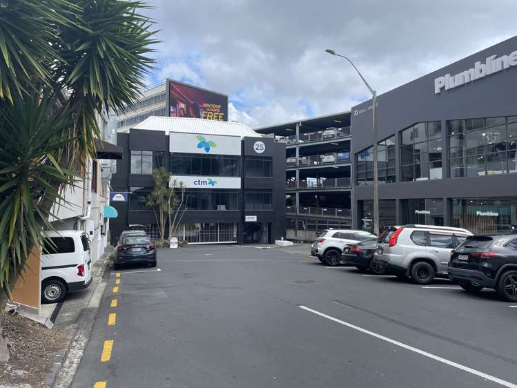 25-27 Davis Crescent_0