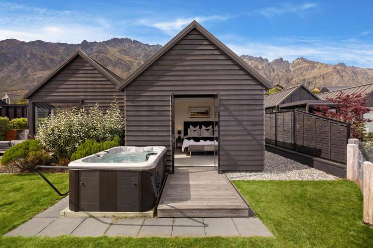 15 McKenzies Shute Jacks Point_9