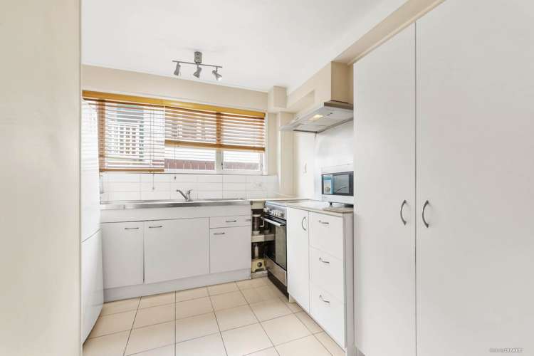 8 Fowey Avenue Te Atatu South_15