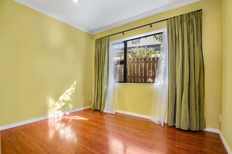 103 Golf Road New Lynn_10