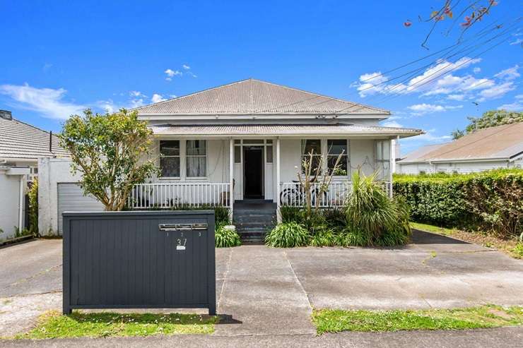 A block of units at 20 Atkinson Avenue, in Otahuhu, Auckland City, attracted serious offers within five days of hitting the market. Photo / Supplied