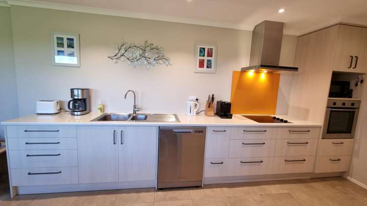 2 Mutetai Road Clarks Beach_16