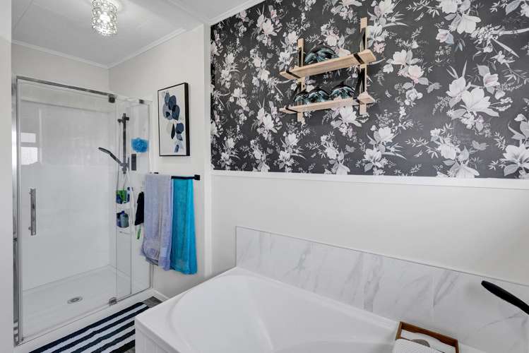 23 Clifton Drive Waitara_10