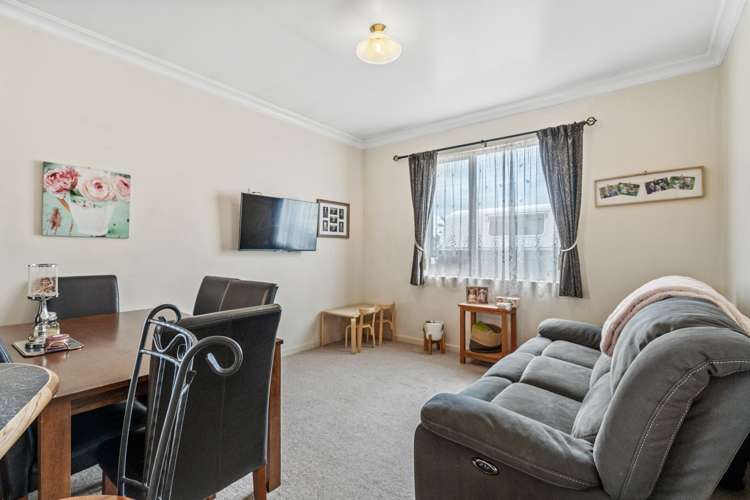 19 Lowe Street Avenal_9