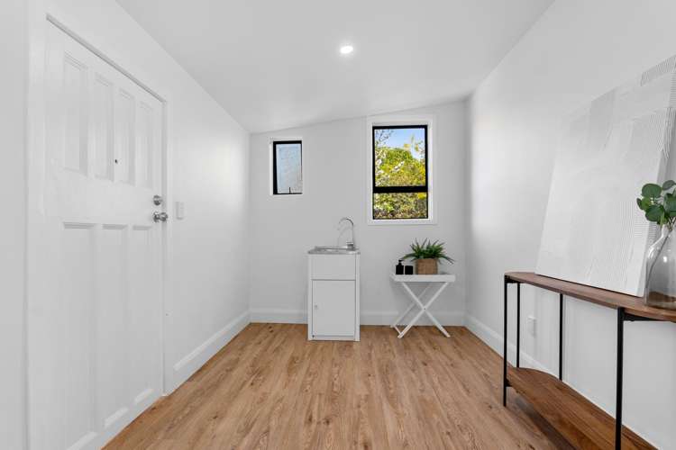 327A Breezes Road Aranui_16