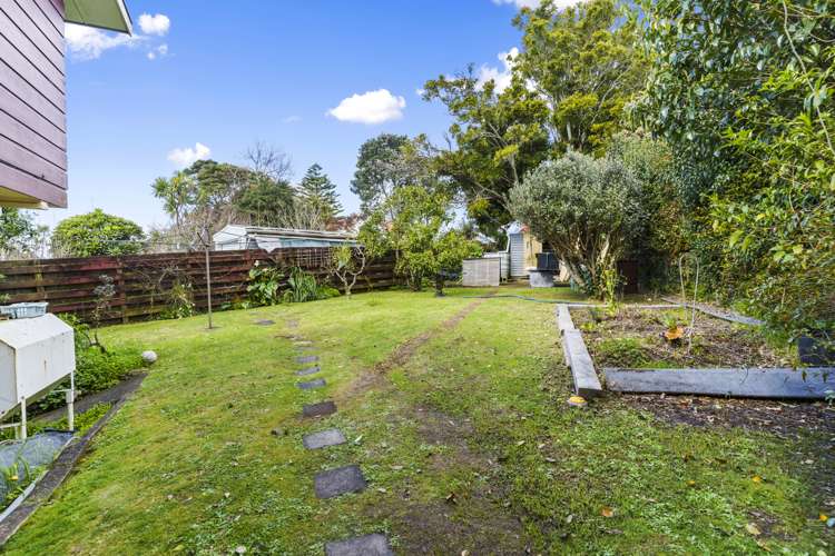 1 Alwyn Avenue Te Atatu South_5