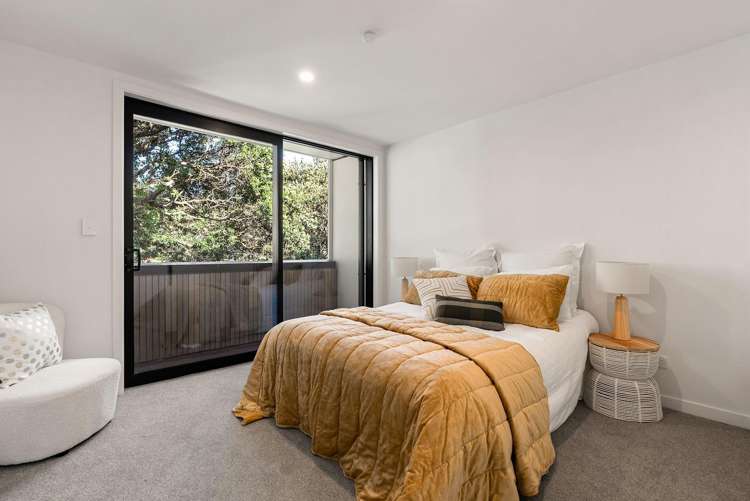 2/152 The Parade Island Bay_12