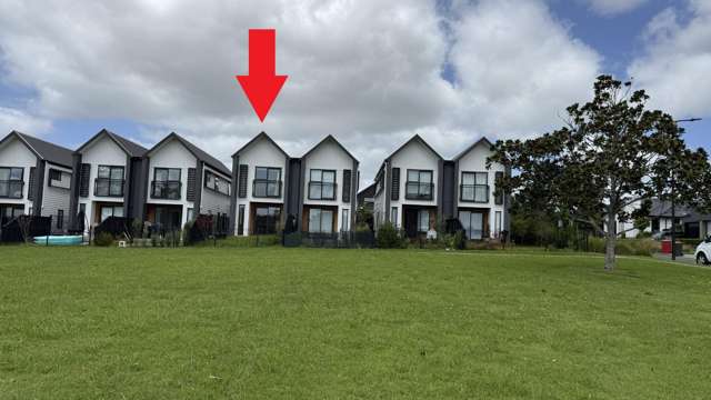 Modern 3-Bedroom Townhouse Backing onto Park – Available Immediately!