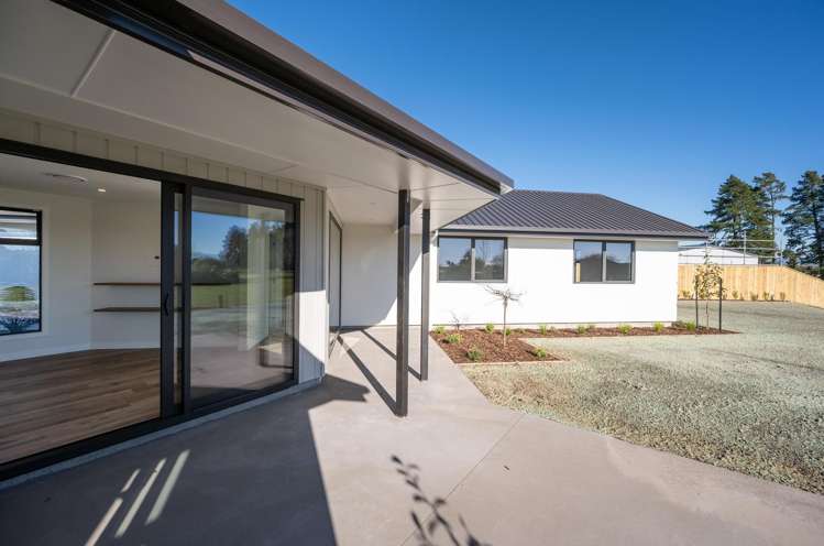 38 Hallmark Drive Richmond_11
