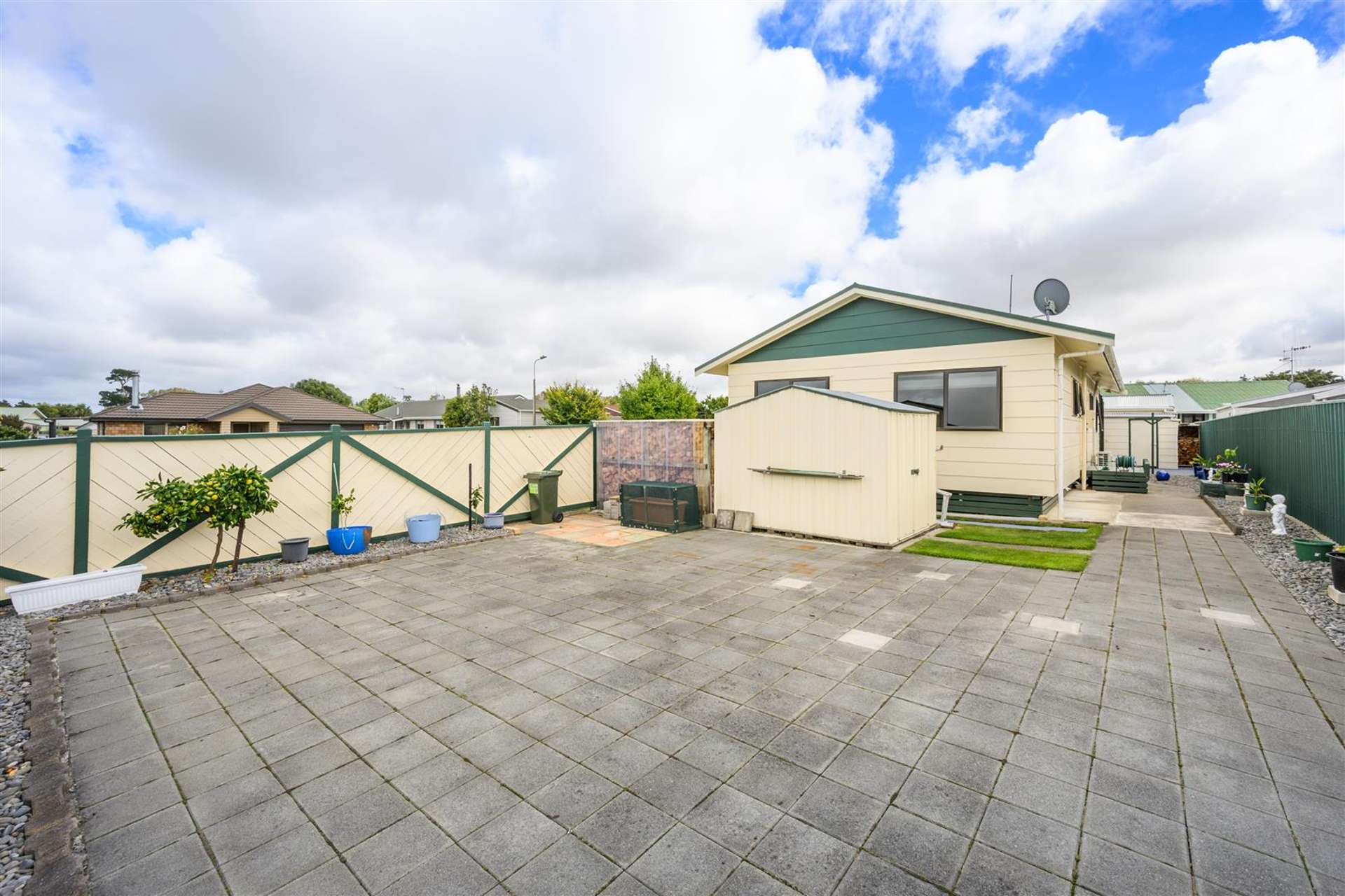 1A Oldfield Place Bulls_0