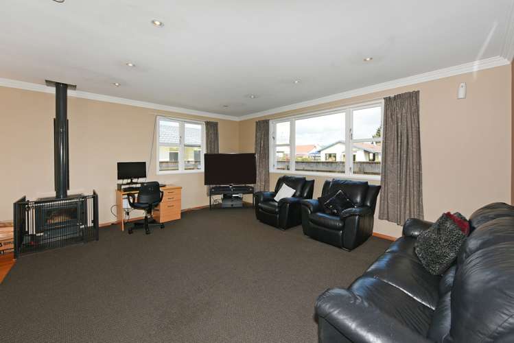 2/25a Ward Street Trentham_4