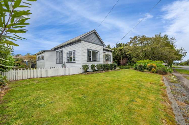 18 Pembroke Road Stratford_32