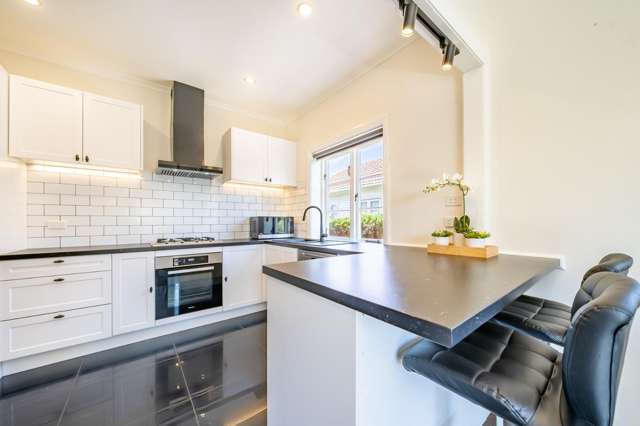 1/24 Mahoe Street 10609_3