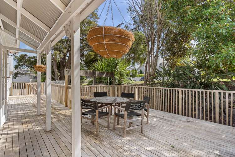 2 Seaview Avenue Northcote_19