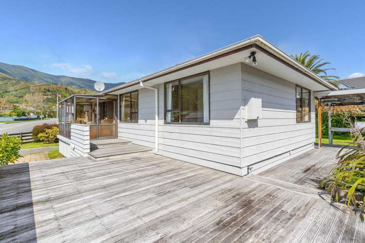 8 Beach Road Waikawa_7
