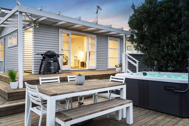 64 Blakeborough Drive Forrest Hill_1