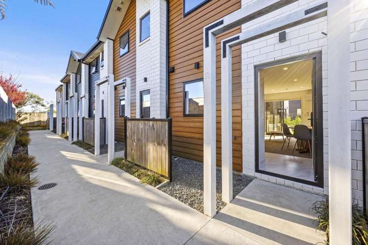 4/170 Don Buck Road Massey_0