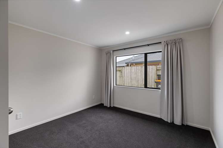 21 Logan Way Kelvin Grove_13