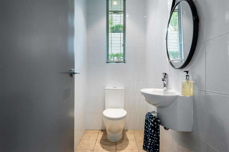 22b Beach Road Castor Bay_23