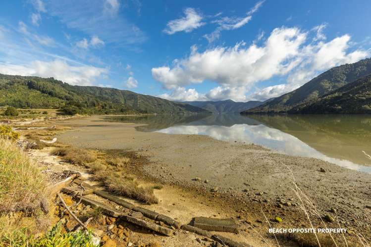 884 Queen Charlotte Drive Linkwater_8