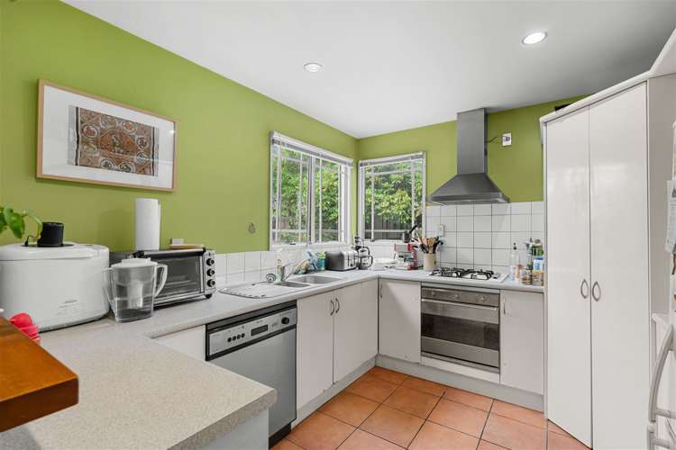 2/32 Winchester Street Merivale_6