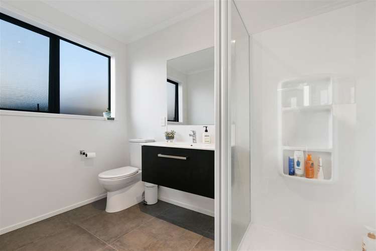 8 Probert Crescent Chartwell_14