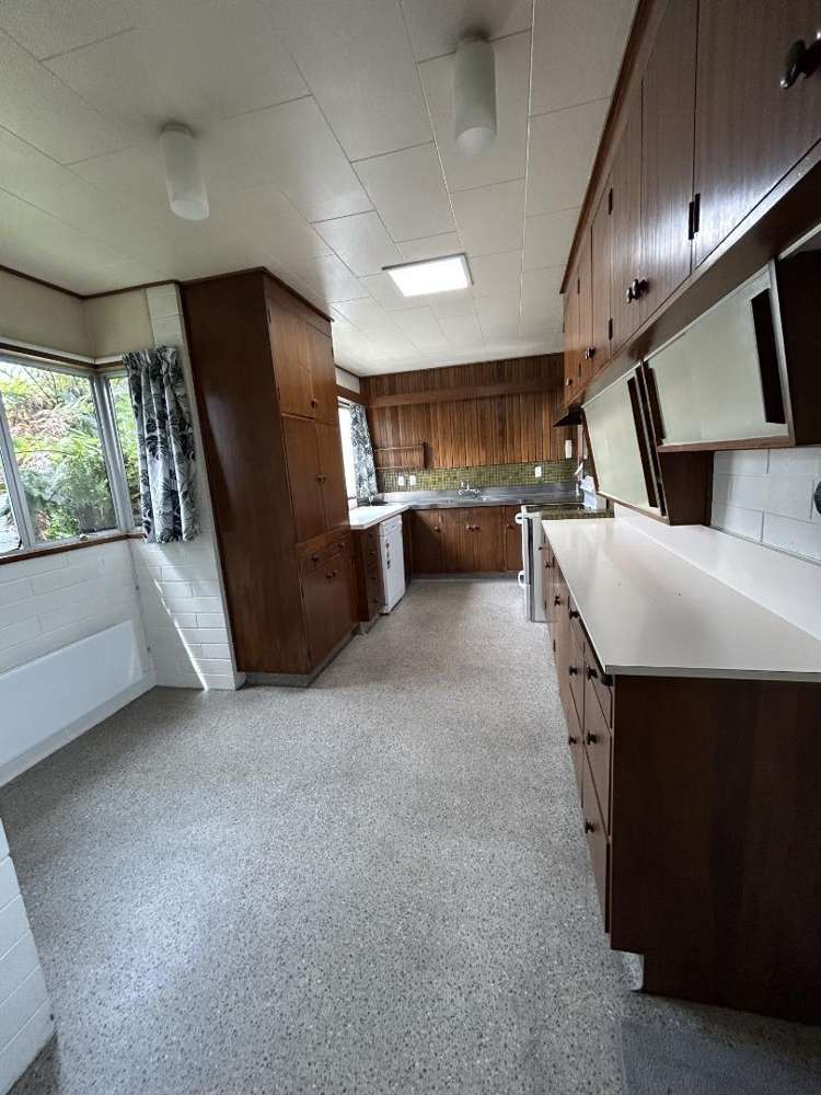 8 Miller Place 10754_3