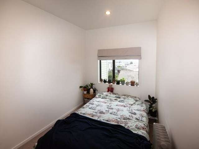 2/11 Gordon Place Newtown_4