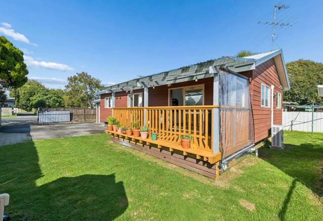 Sunny 3 Bedroom Family Home in Prime Takanini ...