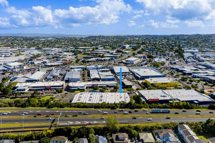 Unit C, 7-19 Croftfield Lane Wairau Valley_16