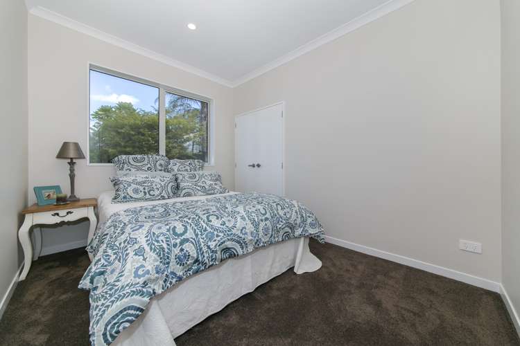 1c Vino Cina Heights Ranui_12