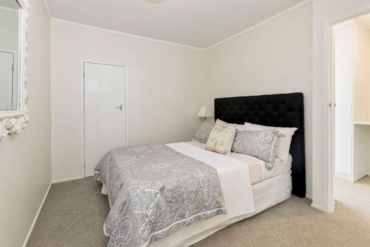 1/4 Inkerman Street 10051_6