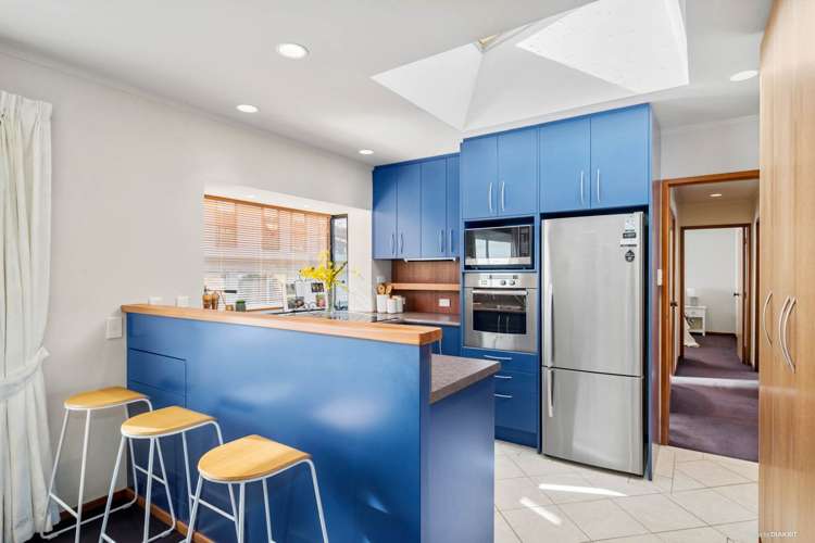 2/20 Wernham Place Northcote_12